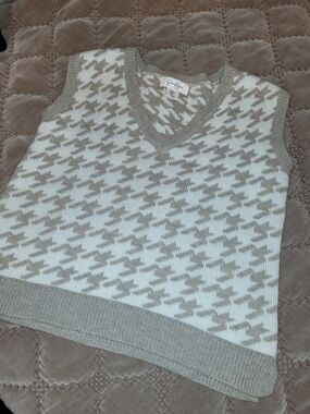 Houndstooth Sweater Vest